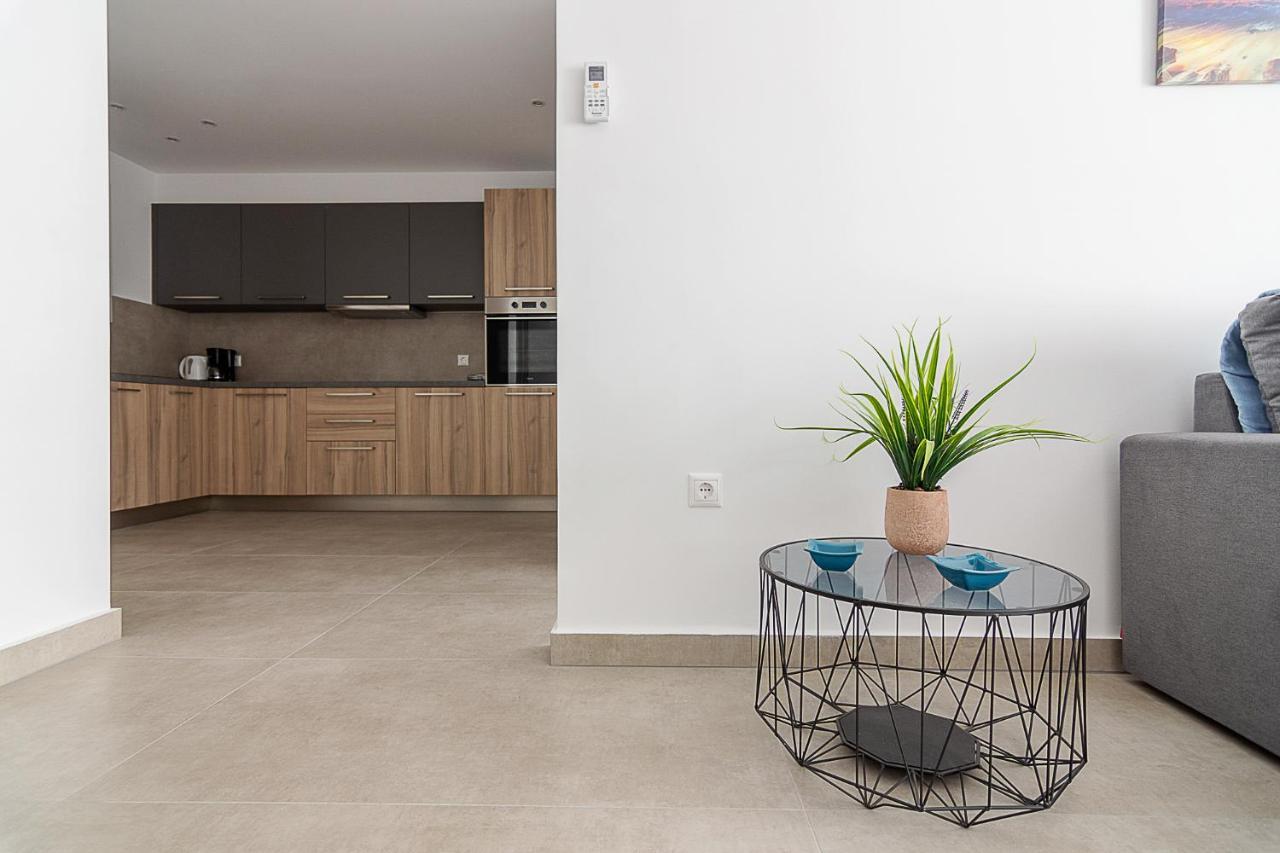 Renovated Apartment Next To Panathenaic Stadium Atenas Exterior foto